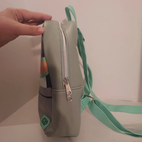 Funko Star Wars Mandaldrian Child - Baby Yoda Mini Backpack - Picture 5 of 14